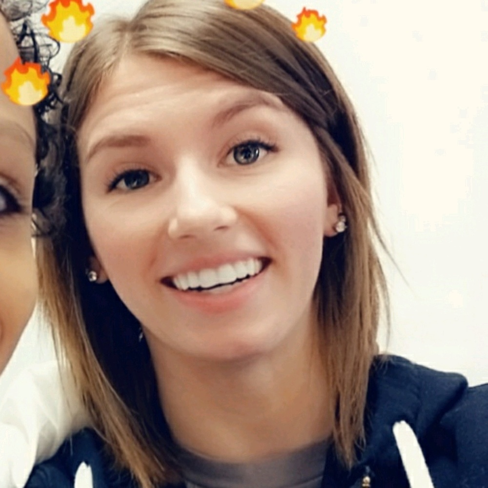 Meet your Posher, Elizabeth